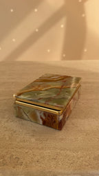 Vintage onyx sieradendoos met messing details