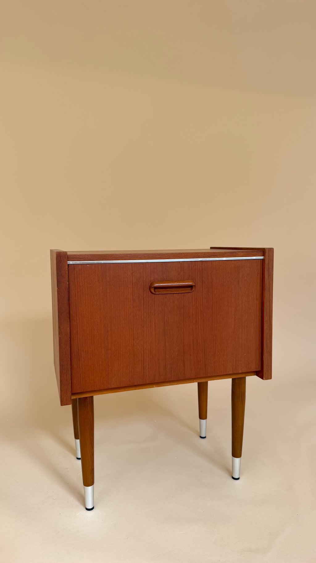 Vintage retro nachtkastje | jaren ’60/’70