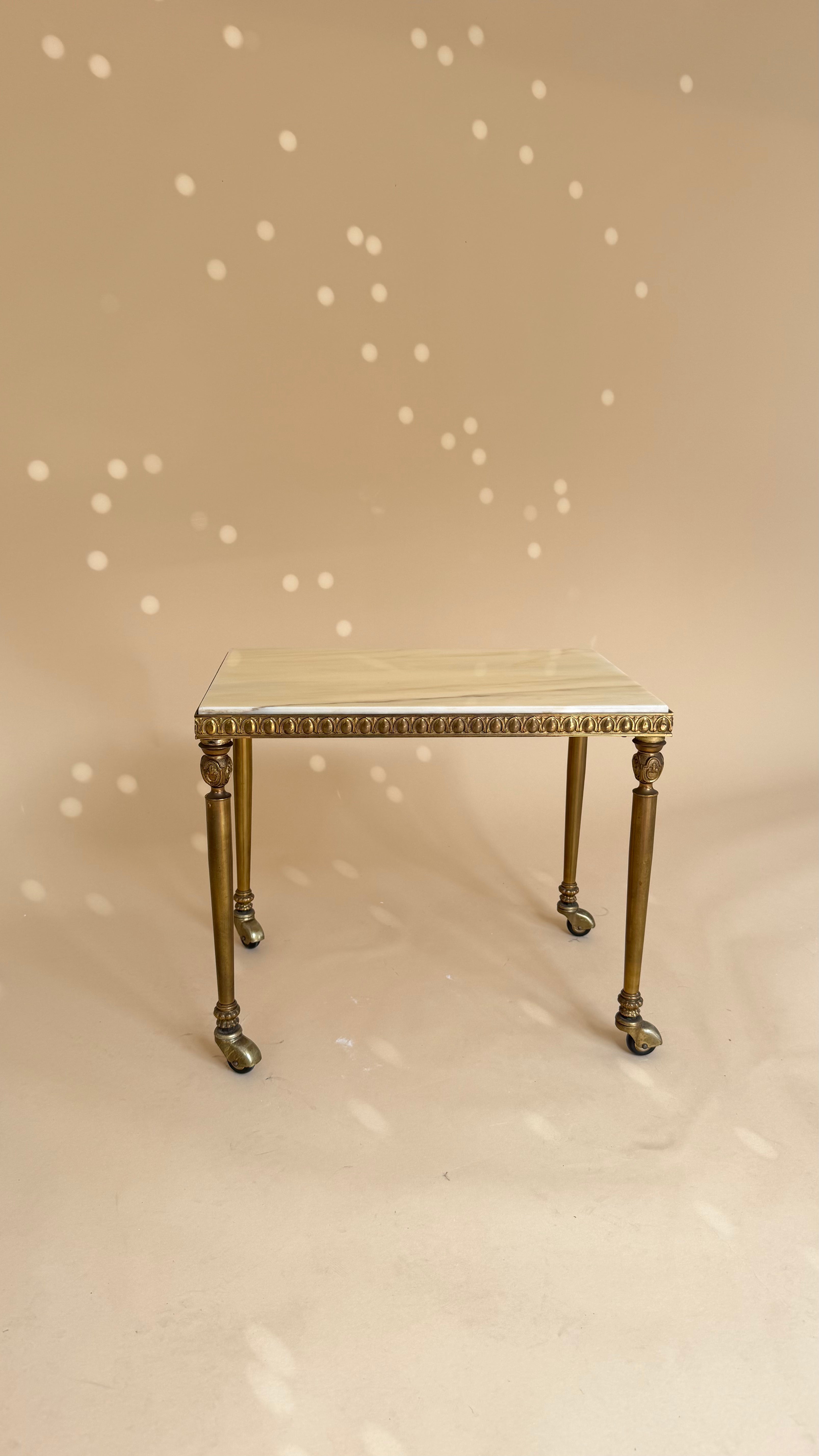 Vintage marmeren nesttafels | Hollywood Regency