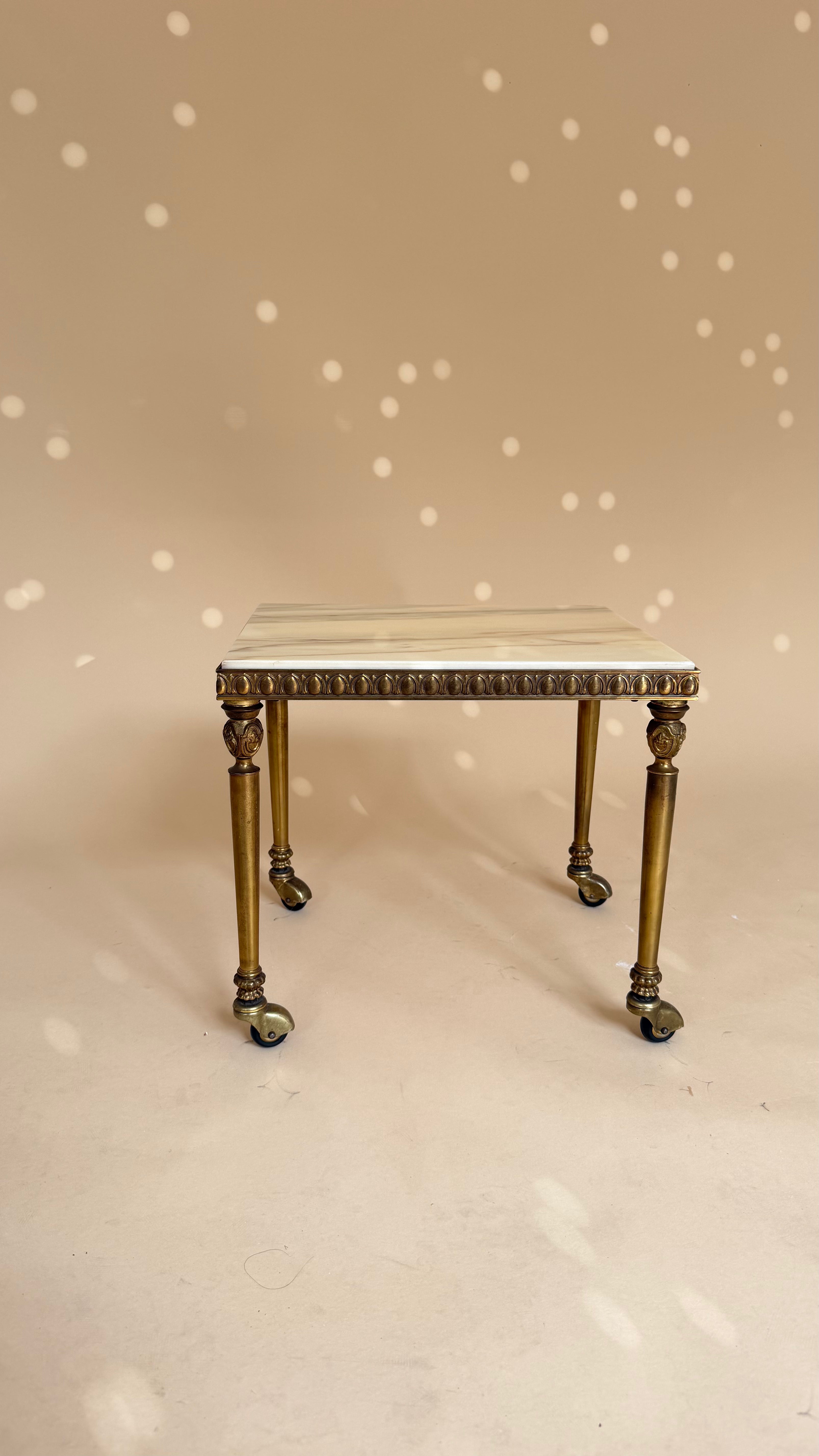 Vintage marmeren nesttafels | Hollywood Regency
