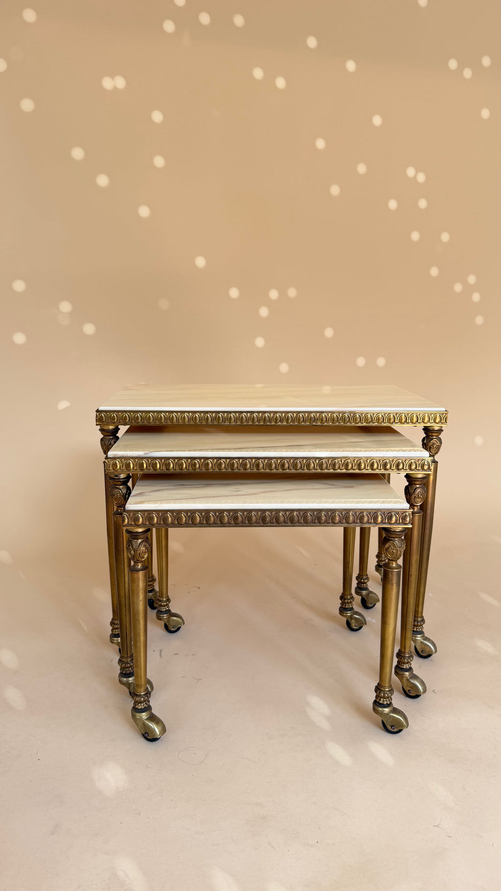 Vintage marmeren nesttafels | Hollywood Regency