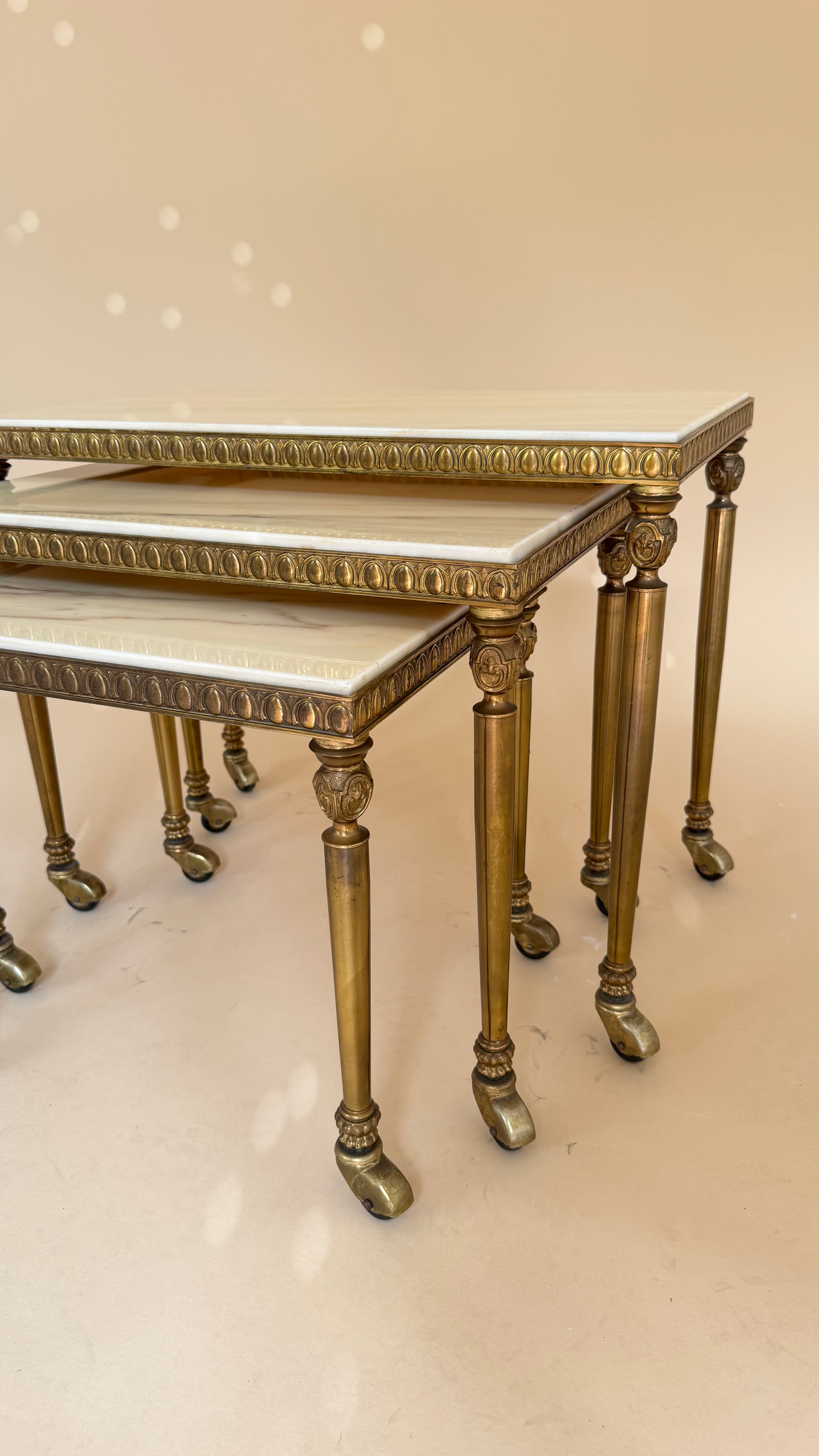 Vintage marmeren nesttafels | Hollywood Regency