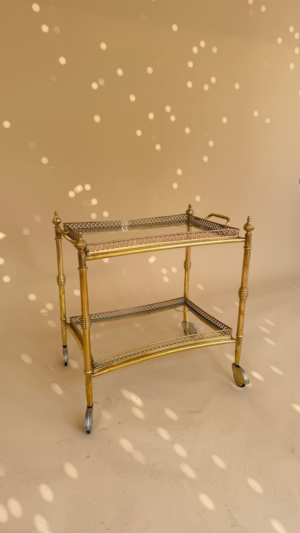 Vintage messing bar cart | Hollywood Regency