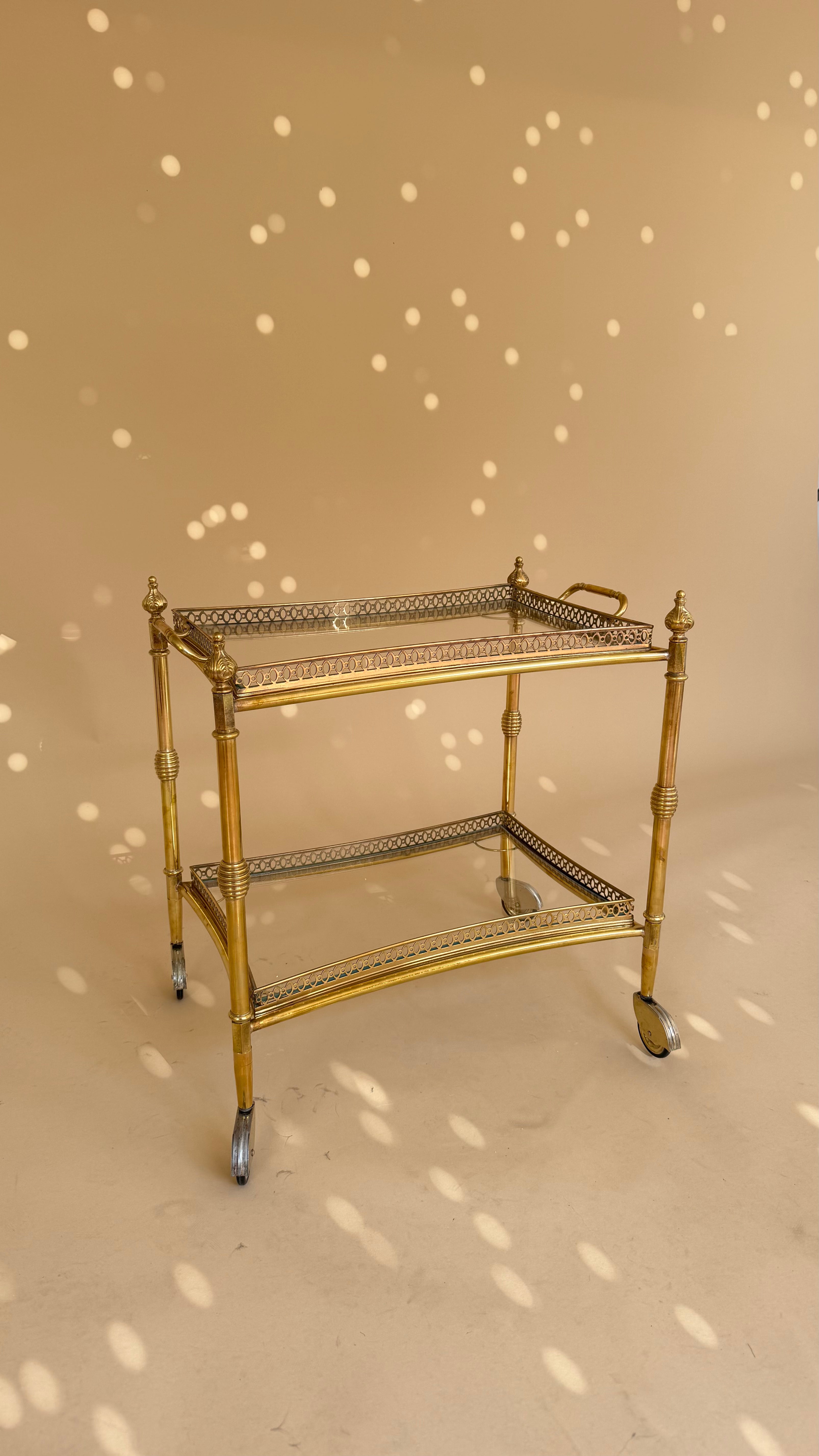 Vintage messing bar cart | Hollywood Regency