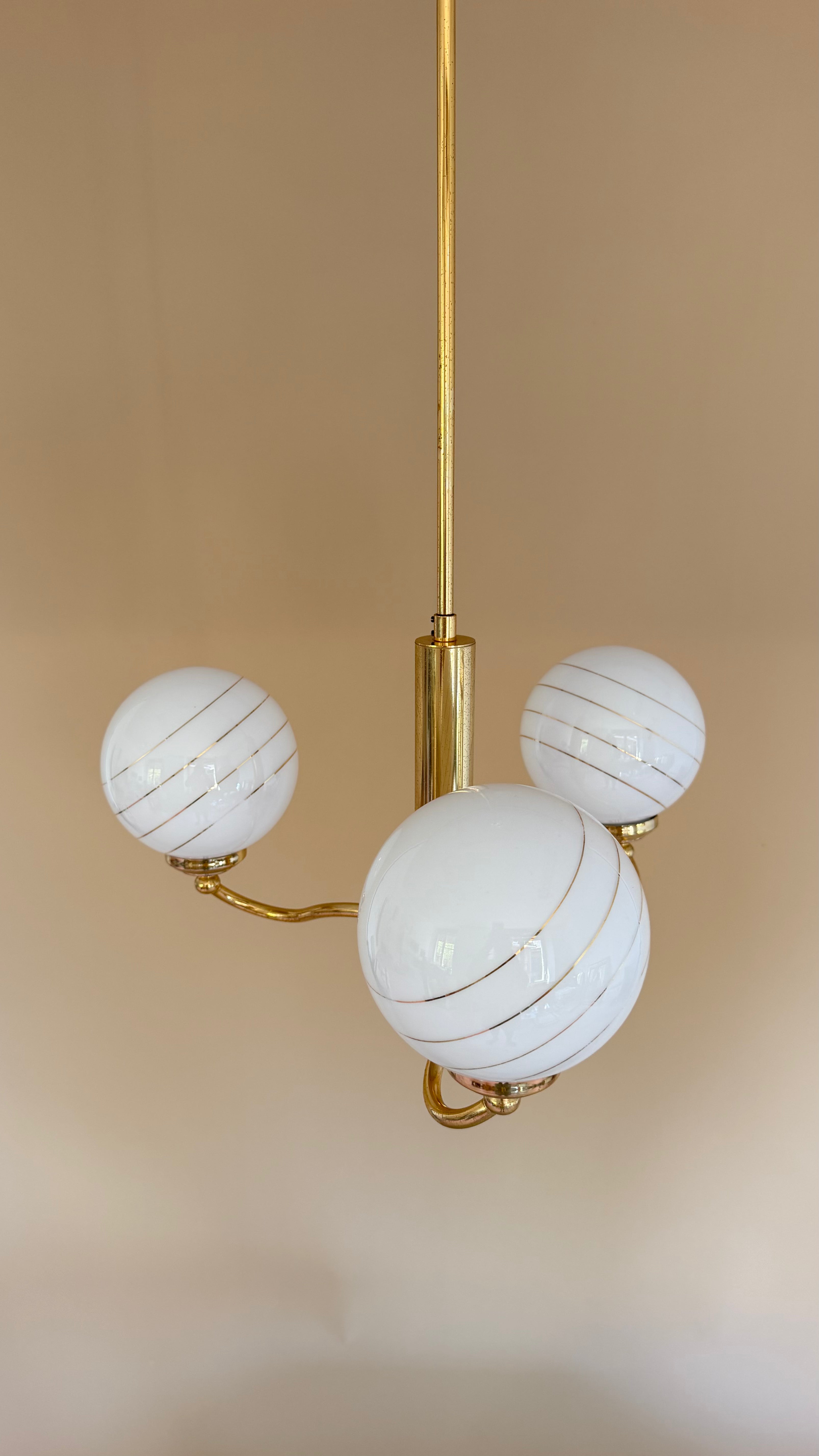 Massive Belgium hanglamp