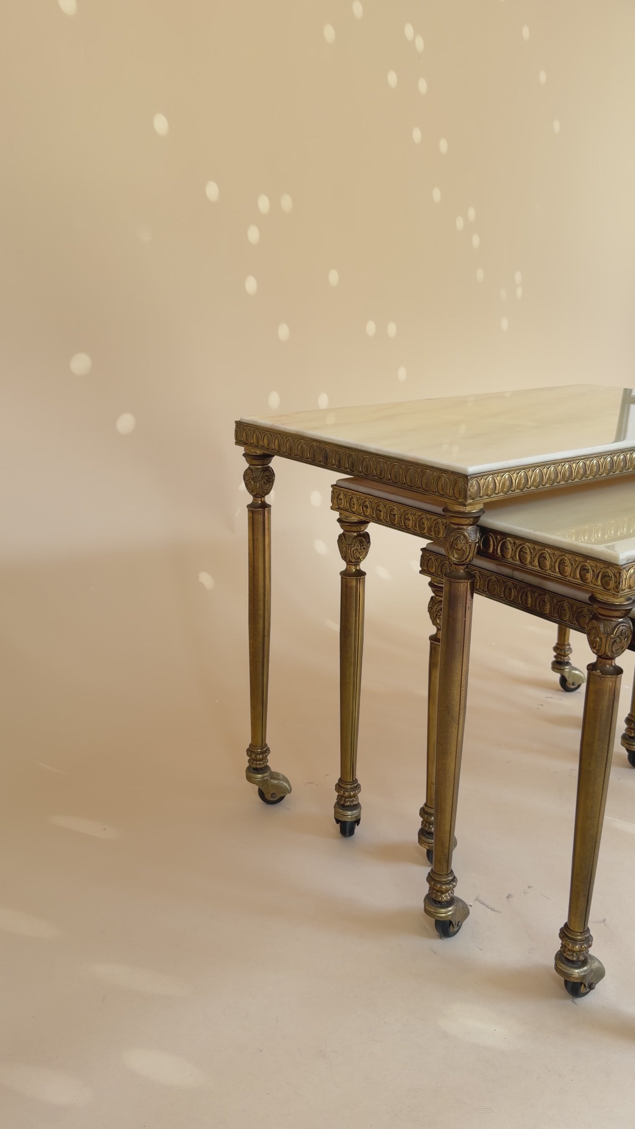 Vintage marmeren nesttafels | Hollywood Regency